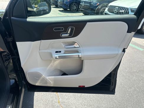 New 2026 Mercedes-Benz GLB 250 image 15