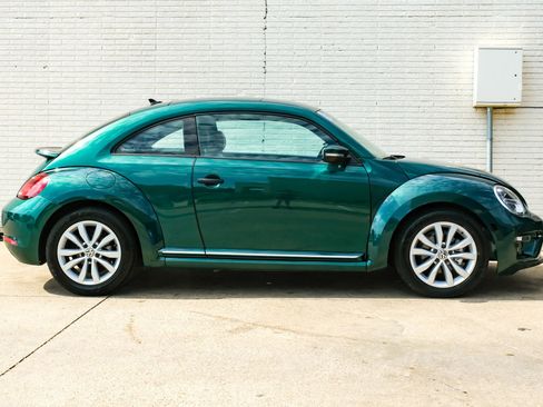 Used 2017 Volkswagen Beetle 1.8T S FWD image 6