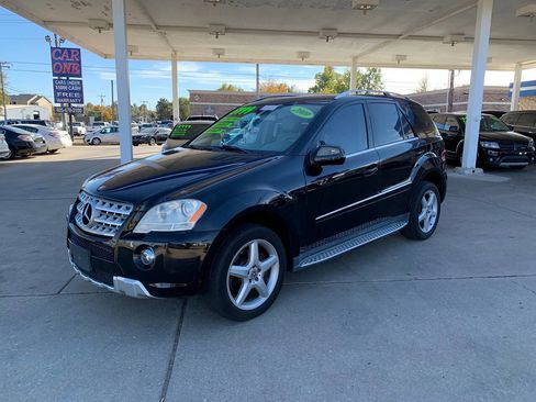 Used 2009 Mercedes-Benz ML 550 4MATIC image 3