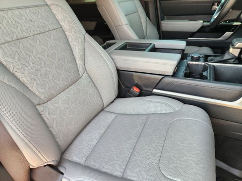 Used 2023 Toyota Tundra Limited image 15