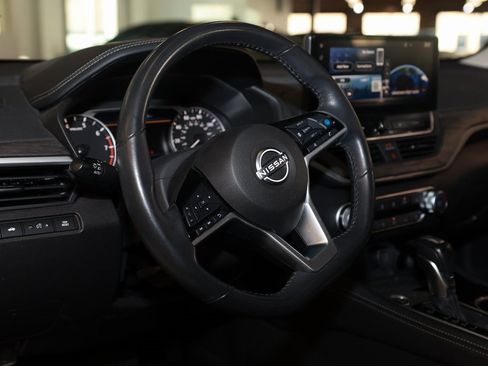 Used 2024 Nissan Altima 2.5 SV w/ SV Premium Package image 23