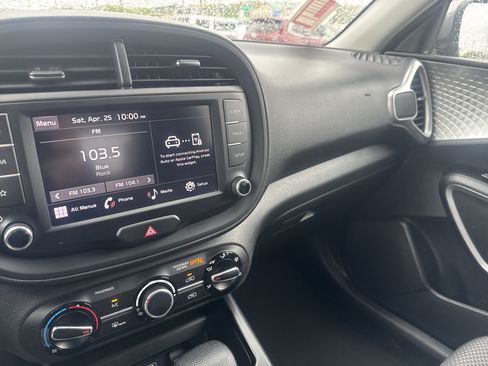 Used 2024 Kia Soul LX w/ Option Group 015 FWD image 22