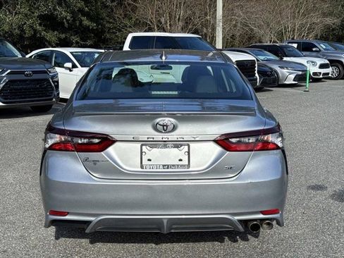 Used 2024 Toyota Camry SE image 3