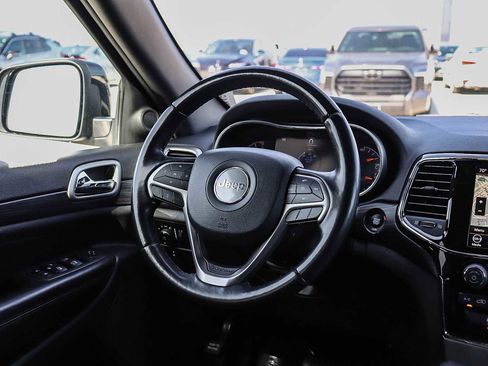Used 2022 Jeep Grand Cherokee Laredo X AWD/4WD image 16