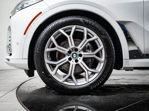 Used 2021 BMW X7 xDrive40i w/ Premium Package image 13