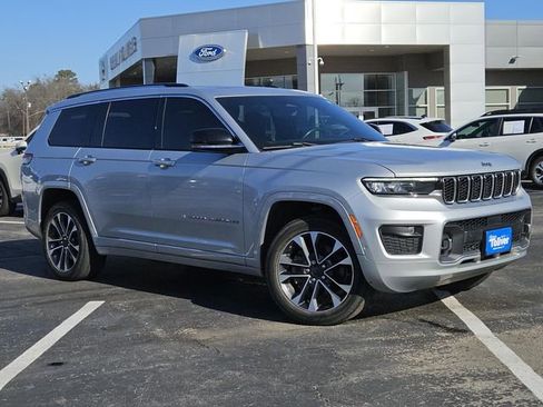 Used 2021 Jeep Grand Cherokee L Overland w/ Luxury Tech Group IV image 2