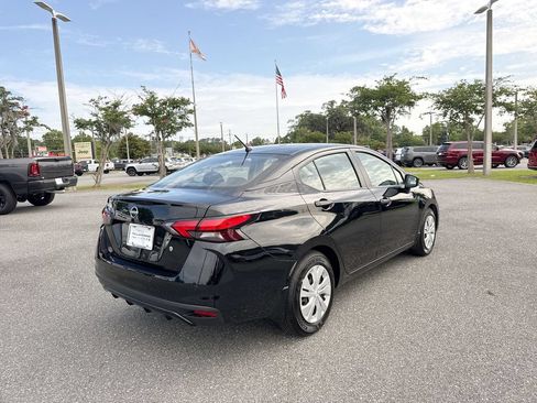 Used 2025 Nissan Versa S w/ Trunk Package FWD image 3