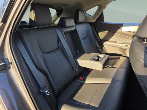 Used 2025 Lexus NX 250 NX 250 Premium w/ Towing Package (2000 Lbs) image 23