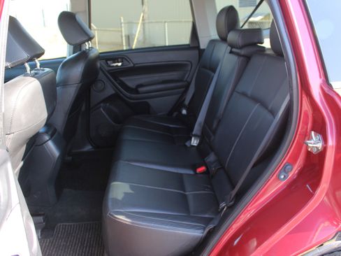 Used 2017 Subaru Forester 2.5i Touring image 39