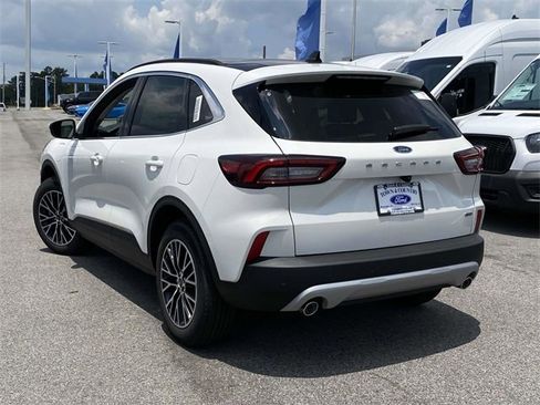 New 2025 Ford Escape SE image 5