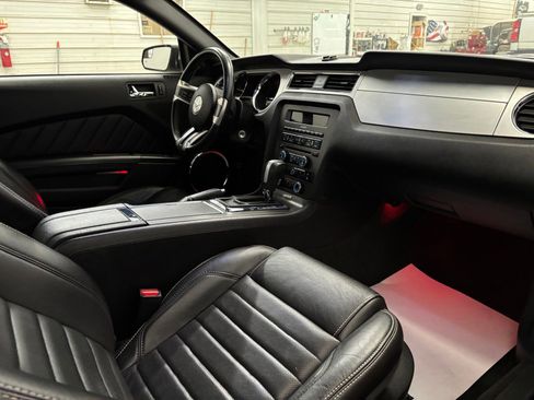 Used 2014 Ford Mustang GT Premium w/ Comfort Package RWD image 22