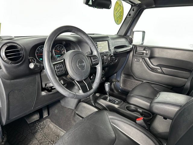 Used 2017 Jeep Wrangler Unlimited Sahara AWD/4WD image 12