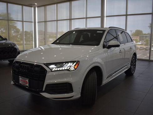 Used 2023 Audi Q7 2.0T Premium Plus w/ Premium Plus Package AWD/4WD image 3