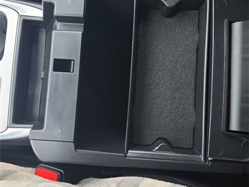 Certified 2022 Ford Explorer XLT w/ Equipment Group 202A image 44