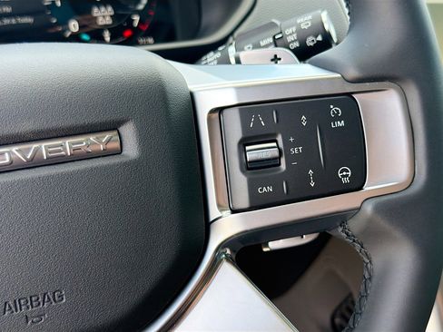 New 2026 Land Rover Discovery Limited Edition AWD/4WD image 40
