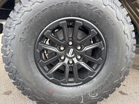 Used 2022 Ford Explorer Limited w/ Equipment Group 301A image 11