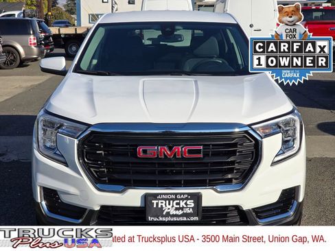 Used 2024 GMC Terrain SLE image 8