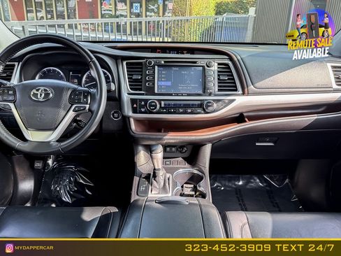 Used 2019 Toyota Highlander XLE FWD image 24