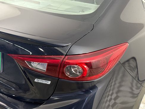 Used 2017 MAZDA MAZDA3 Grand Touring image 34