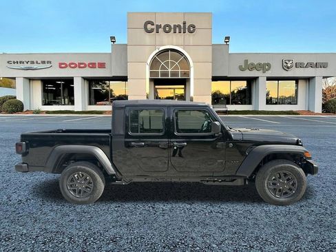 New 2026 Jeep Gladiator Sport AWD/4WD image 2