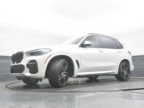 Used 2022 BMW X5 M50i w/ Executive Package AWD/4WD image 28