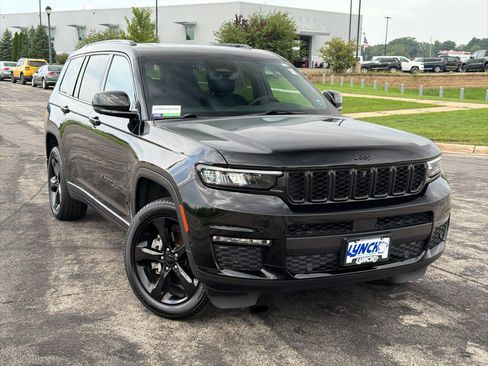 Used 2025 Jeep Grand Cherokee L Limited w/ Luxury Tech Group II AWD/4WD image 5