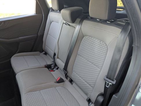 Used 2022 Ford Escape SE w/ SE Sport Appearance Package image 19