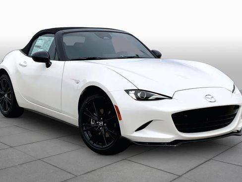 New 2026 MAZDA MX-5 Miata Club w/ Interior Package RWD image 2