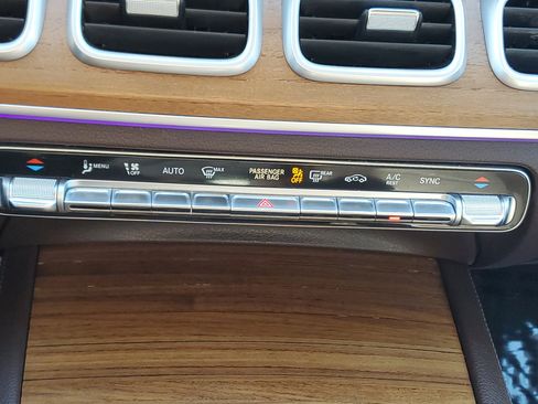 Used 2023 Mercedes-Benz GLS 450 4MATIC image 33