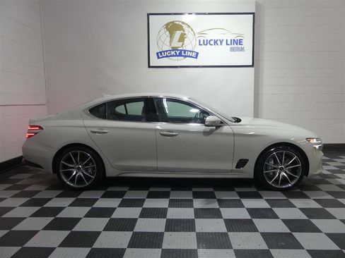 Used 2025 Genesis G70 2.5T image 6