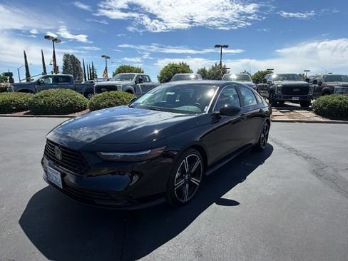 Used 2023 Honda Accord Sport image 1