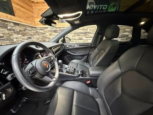 Used 2023 Porsche Macan AWD/4WD image 11