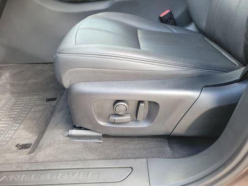 Used 2026 Land Rover Range Rover Evoque S image 13