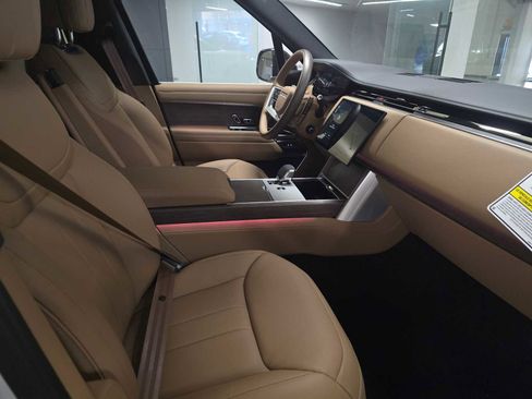 New 2026 Land Rover Range Rover SE image 11