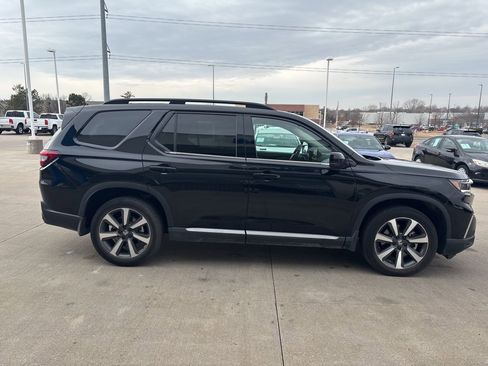 Certified 2023 Honda Pilot Touring image 4