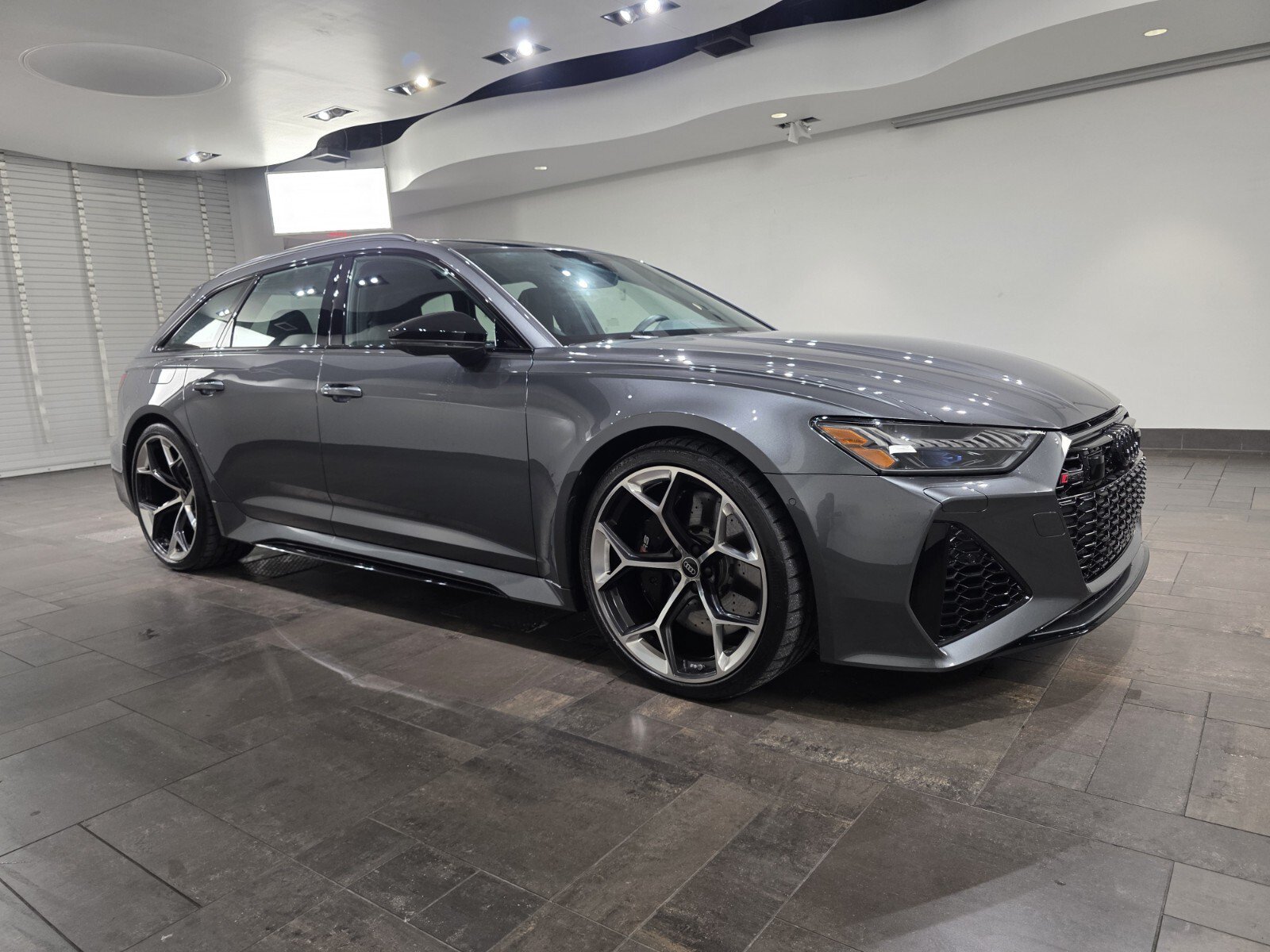 Used 2024 Audi RS 6 performance AWD/4WD image 25
