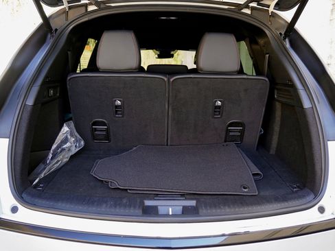 Used 2023 Acura MDX A-Spec image 29