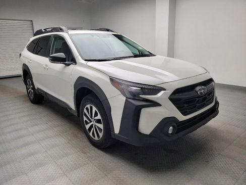 Used 2023 Subaru Outback Premium AWD/4WD image 13