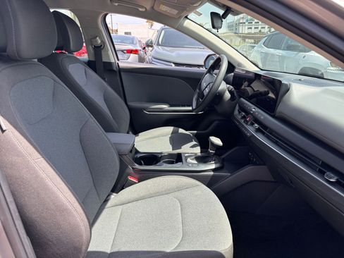 Used 2025 Kia K4 FWD image 35
