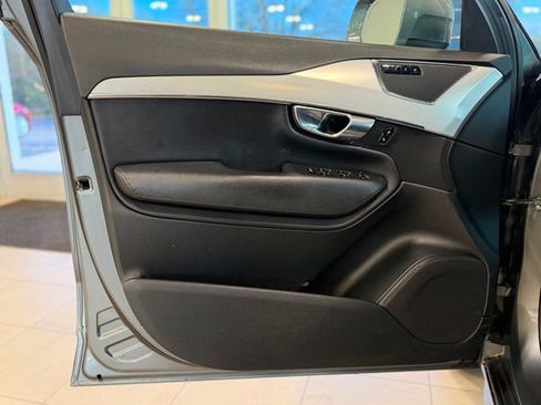 Used 2016 Volvo XC90 T5 Momentum AWD/4WD image 18