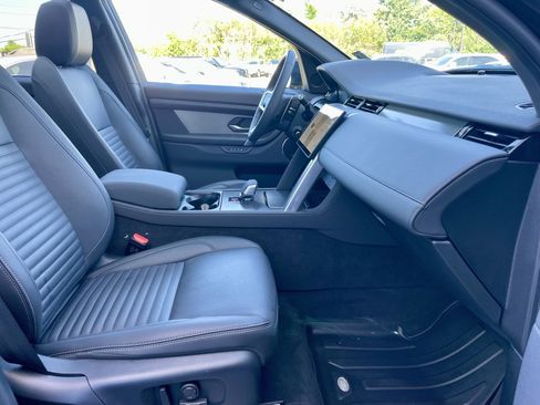 Certified 2025 Land Rover Discovery Sport Dynamic SE AWD/4WD image 15