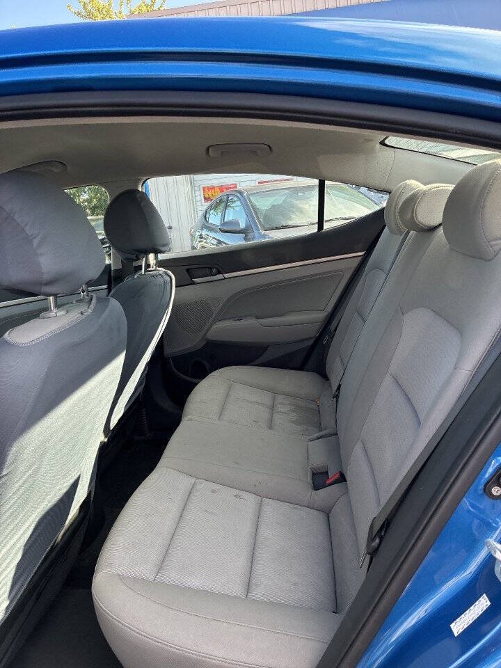 Used 2017 Hyundai Elantra SE FWD image 15
