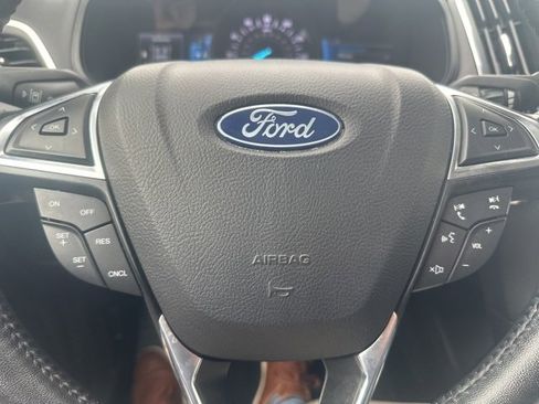 Used 2024 Ford Edge Titanium image 10