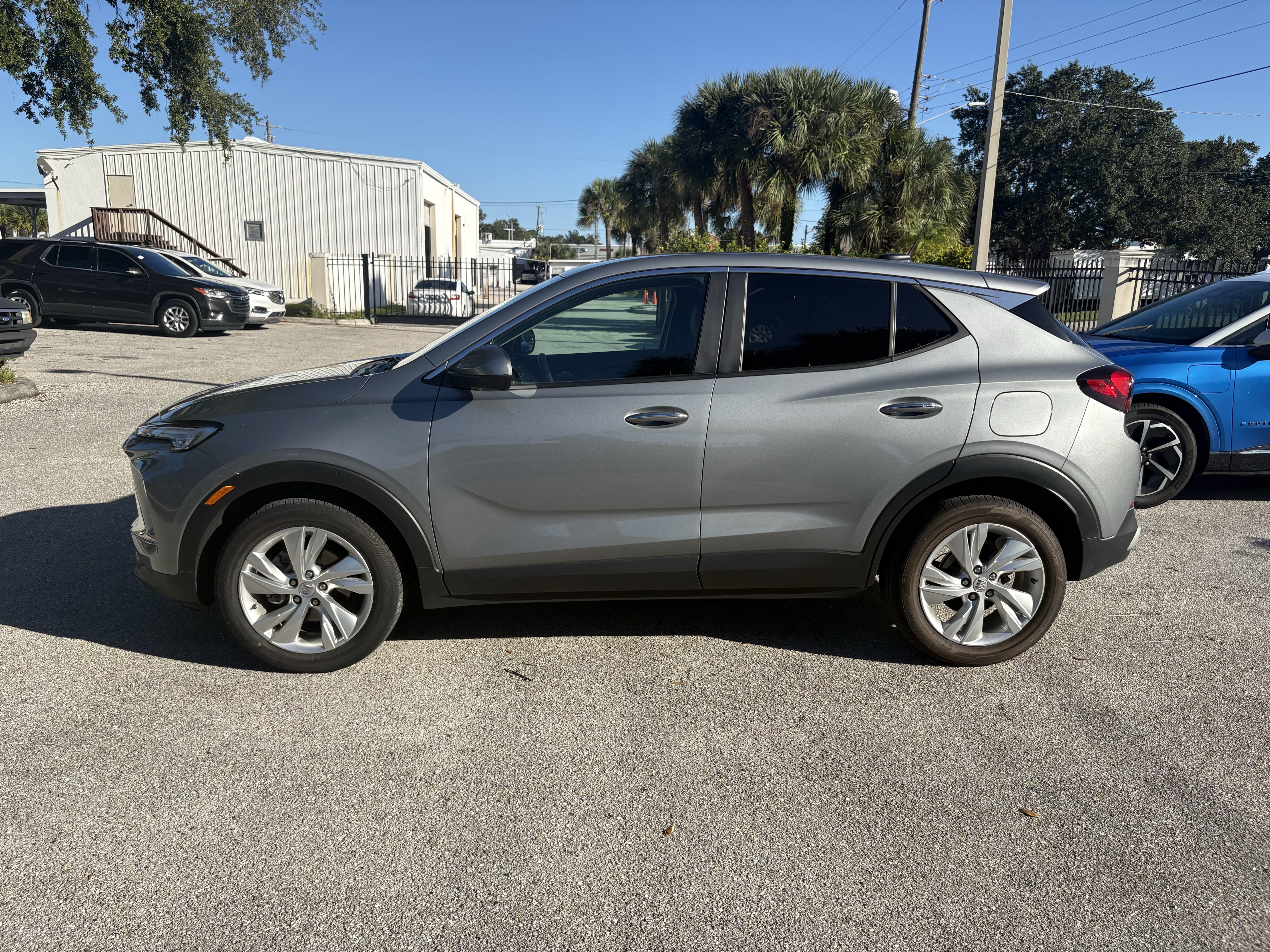 Certified 2024 Buick Encore GX Preferred w/ Comfort Package FWD image 4