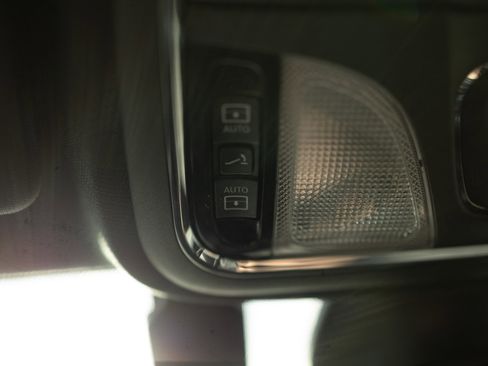 Used 2021 Jeep Cherokee Latitude Lux 80th Anniv w/ Quick Order Package 26U 80TH image 14