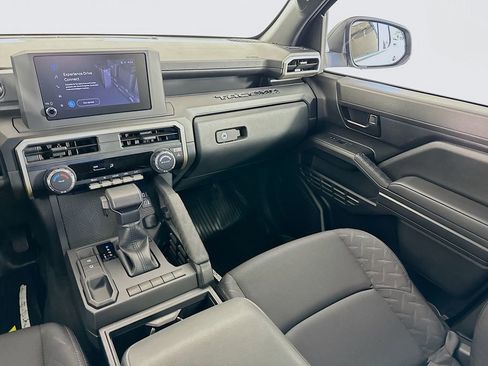 Used 2025 Toyota Tacoma SR image 23