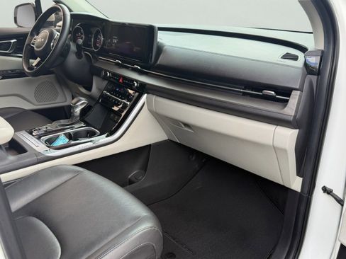 Used 2023 Kia Carnival EX FWD image 14