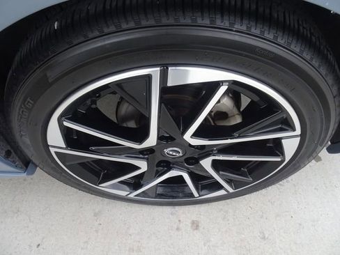 Used 2024 Nissan Sentra SR FWD image 10
