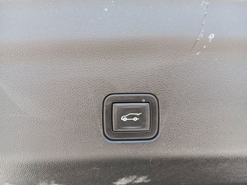 Used 2023 Chevrolet Tahoe Z71 w/ Luxury Package image 48