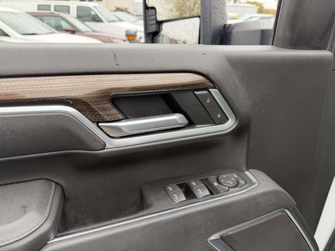 Certified 2025 Chevrolet Silverado 2500 LT w/ Convenience Package AWD/4WD image 19